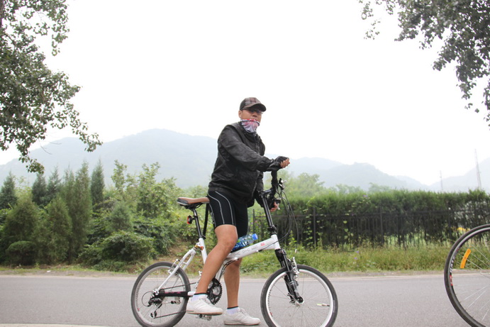 上了山顶的人 。