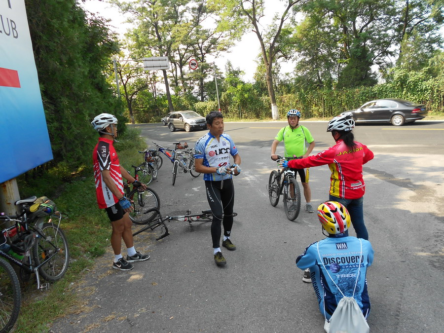 2011.9.4十三陵游 (13)_缩小大小.JPG