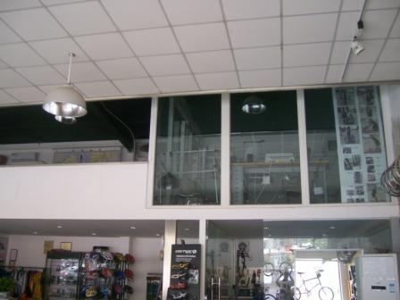 位于二层的办公区