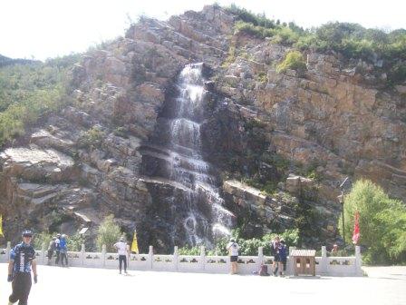 真浪费啊！！水哗哗的！1