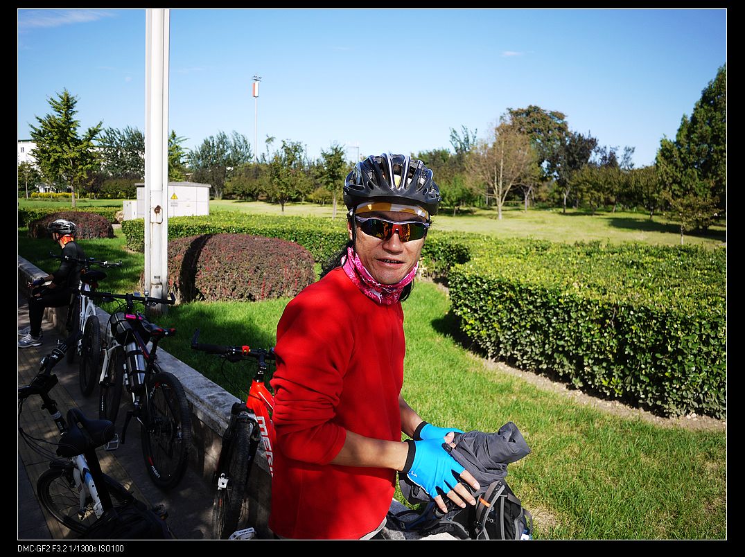 马尾辩大叔！艺术家气质扑面而来！