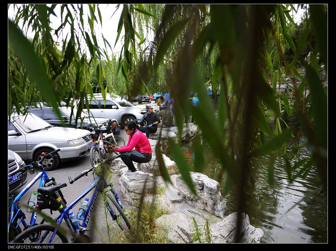 偷拍，恨镜头是定焦！