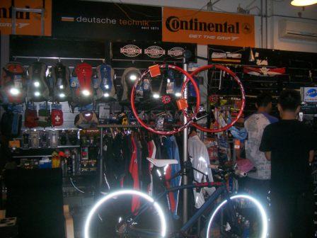 我非常喜欢的价值６９００的光影车！！