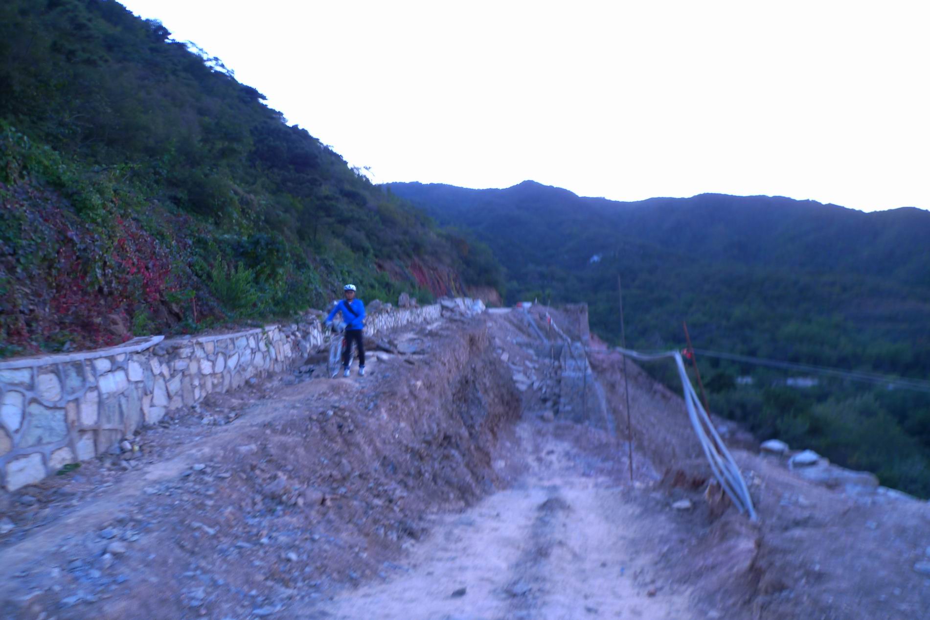 塌方路段。。。