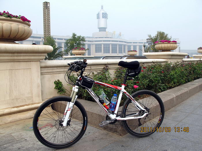 在天津站露露脸，我的小老婆LP