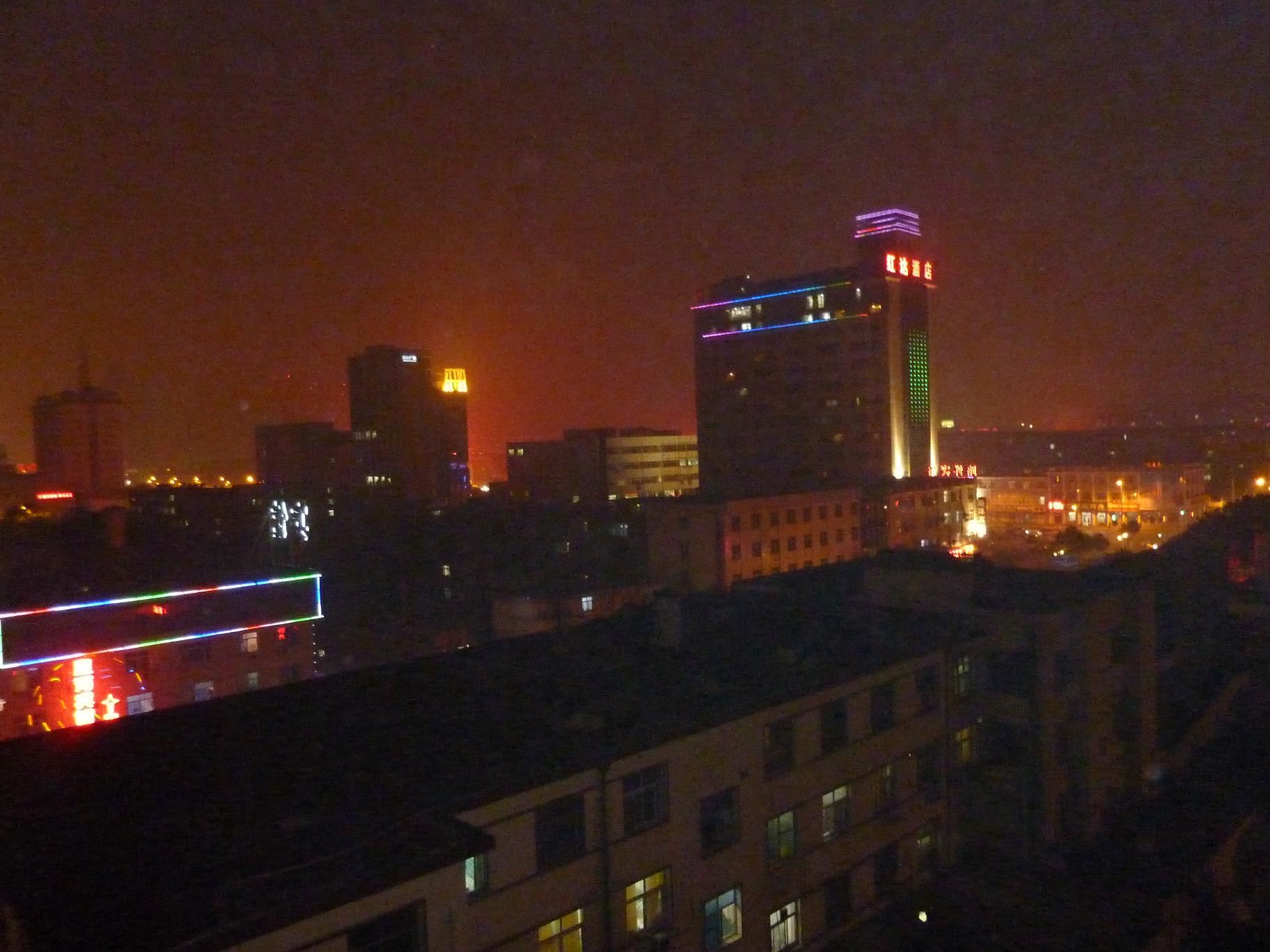 這個方向是滄州最繁華的所在 呵呵 