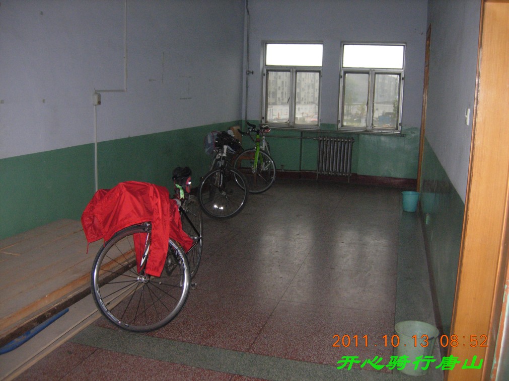 这是他们五人住的房间的外面