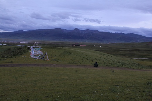 理塘神山，记不清了