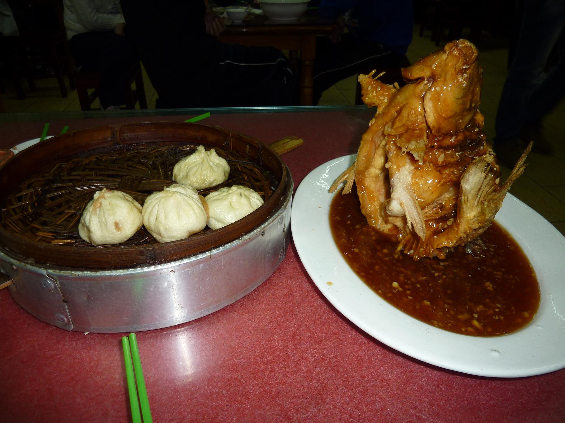 包子還是打包吧。要不魚吃不完了。。。太大。。。