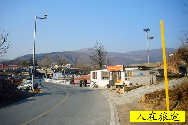 左行是去潭柘寺