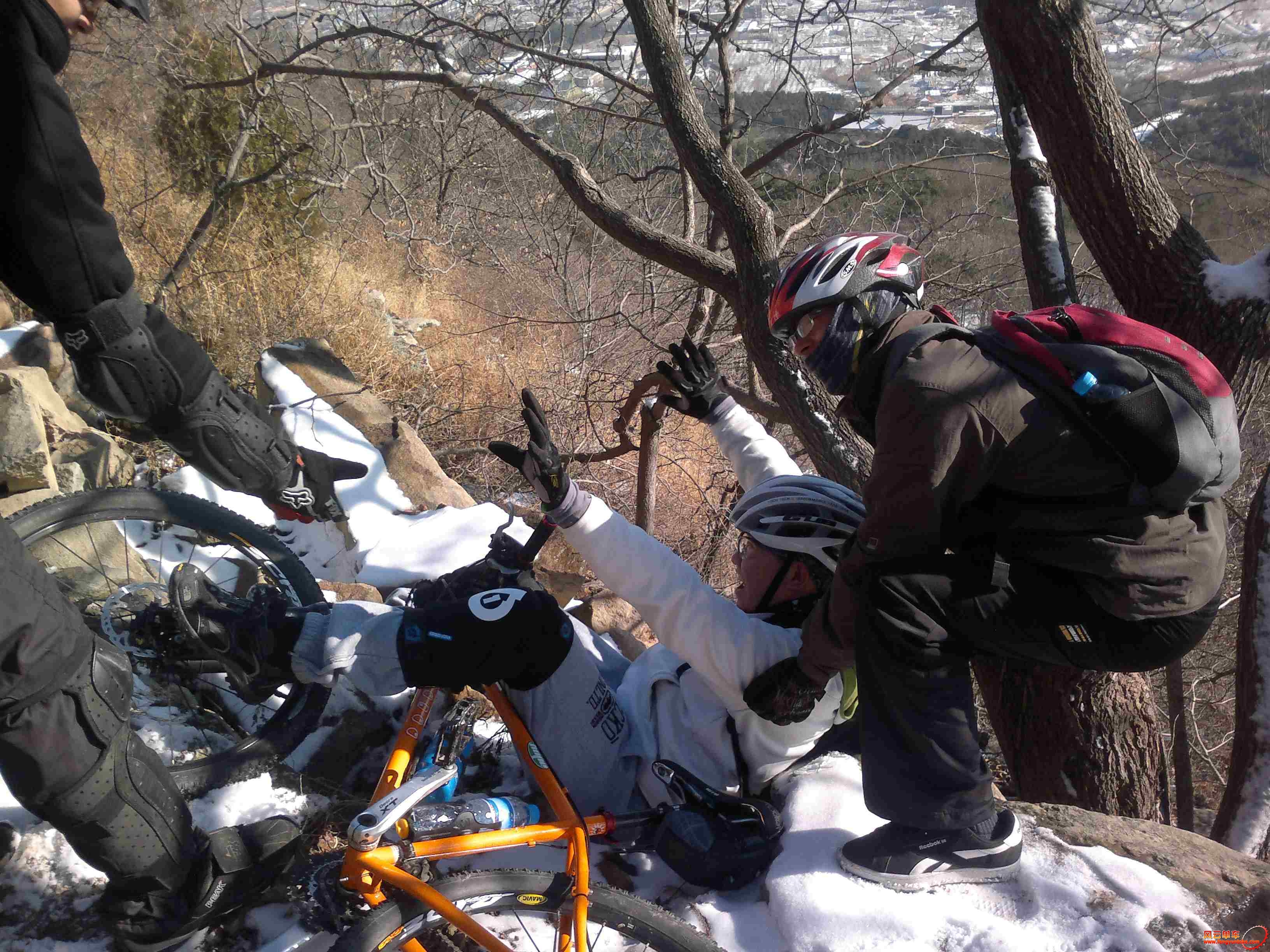 3第一摔   换个角度.jpg