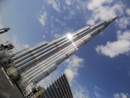 哈利法塔（原名迪拜塔）