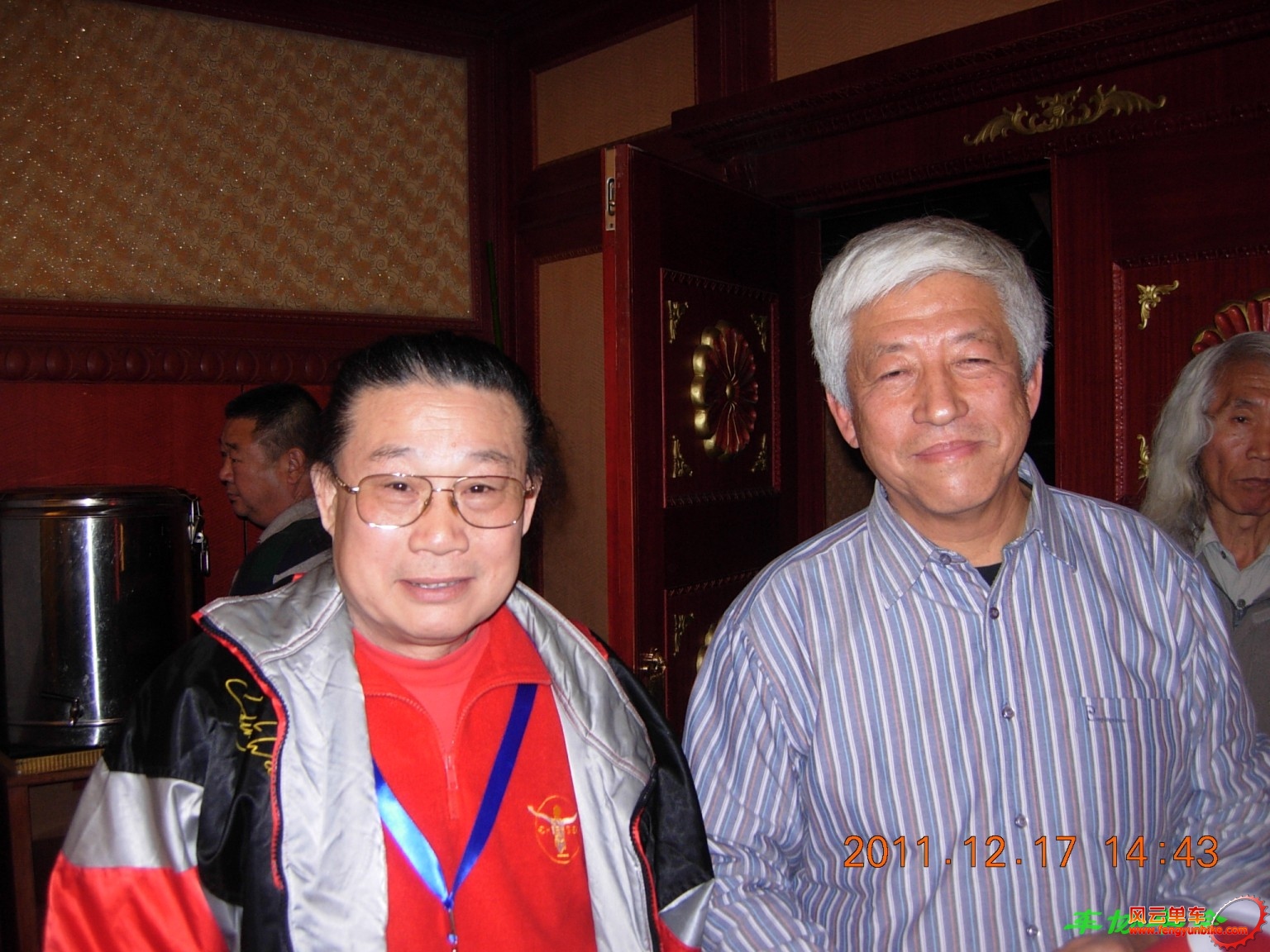 车协主席和车协工作人员李哥