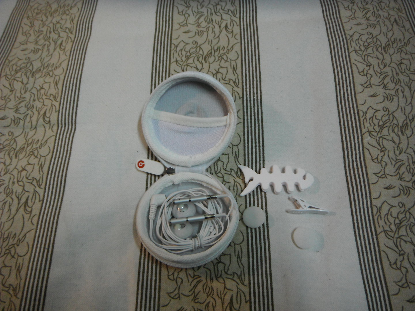 blue品牌DIY耳塞之三号——适合听女声（白色）