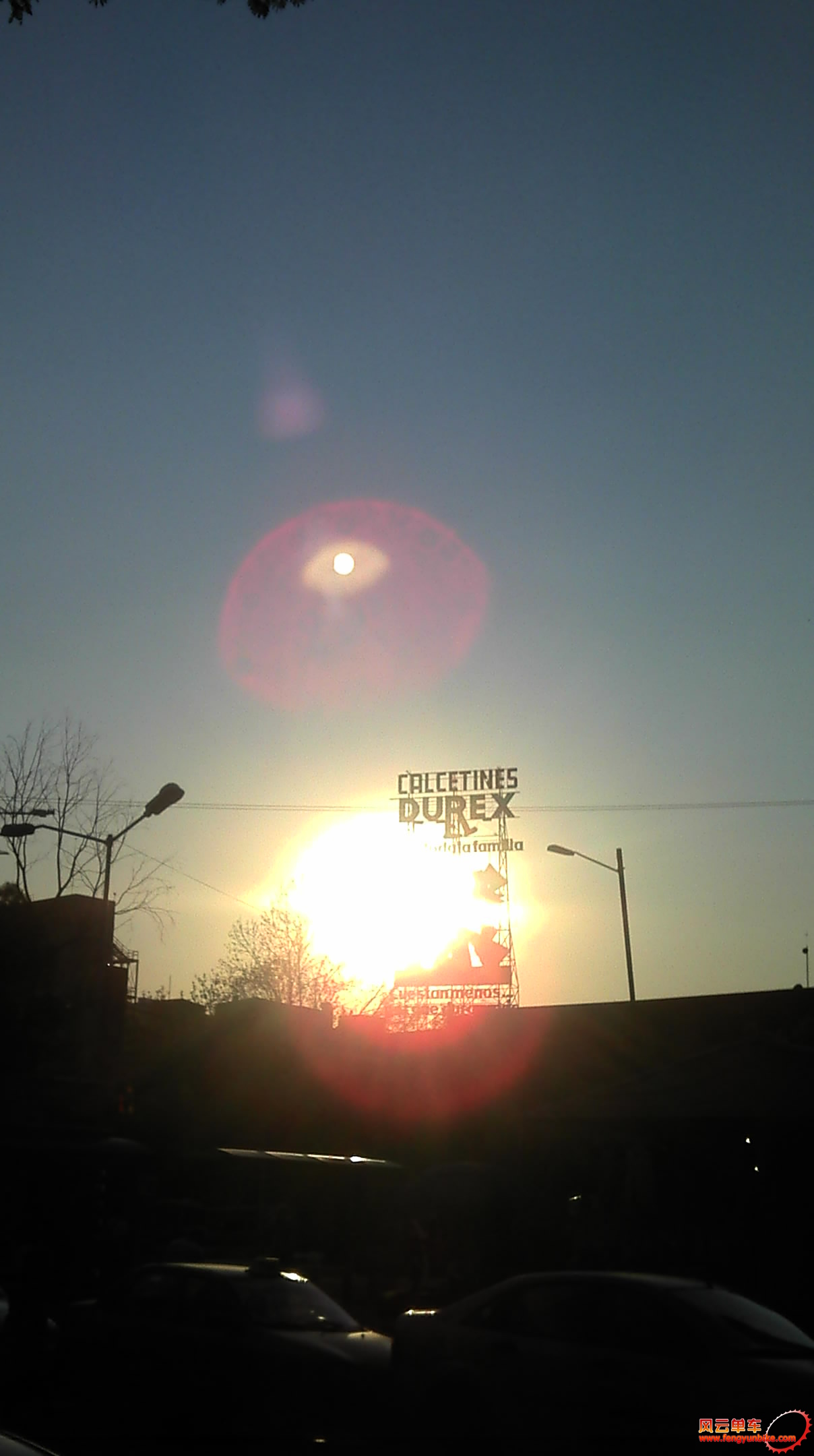 15.2011年12月1日 Mexico City time @Museo Nacional de San Carlos的广场前交叉路口..jpg