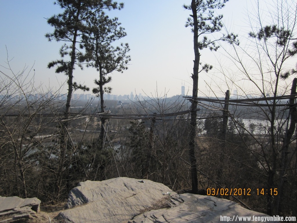 最高处，眼前就是奥林匹克公园