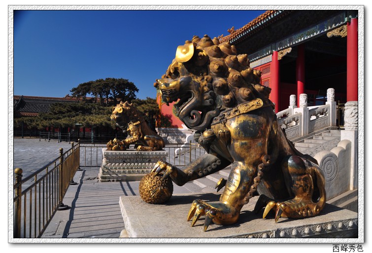 乾清门前的铜狮子.jpg
