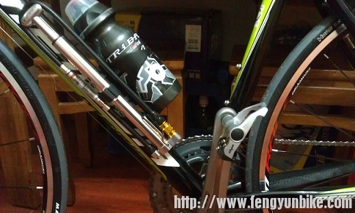 雷音气筒和迪卡侬水壶（架）