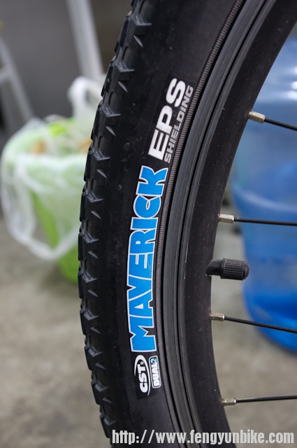 轮胎，据说是防穿刺