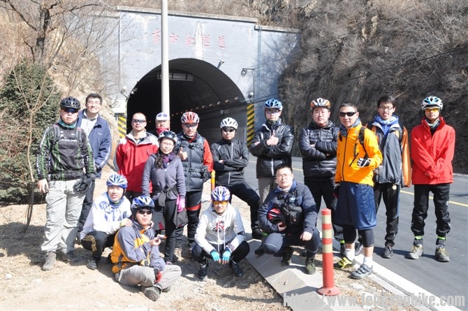 到顶留念，哪个是我？找找看？