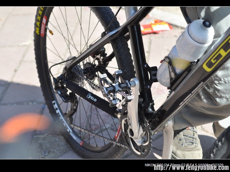 据说这辆车很贵！！