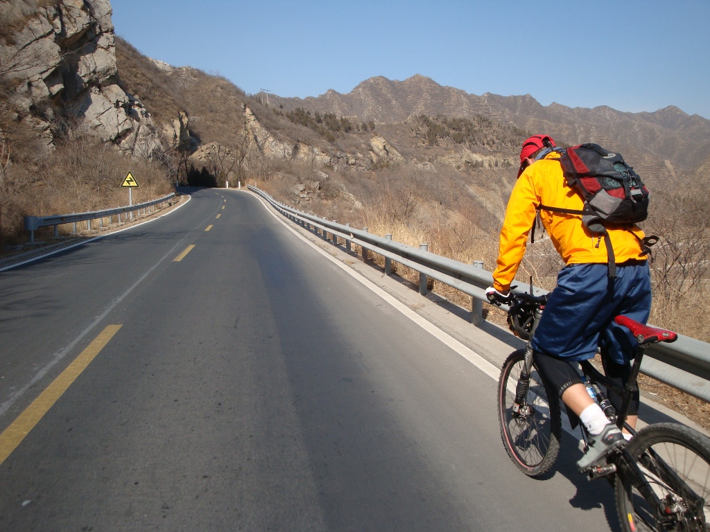 拍后背容易多了