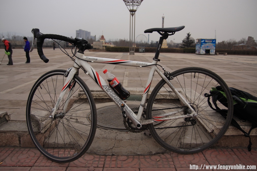 前天下雨骑车回家，没有来的及洗车，就出来吓人啦，抱歉哈。