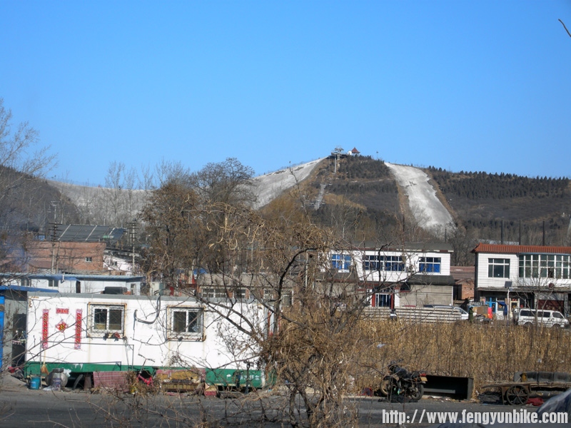 八一射击场内的滑雪场5.jpg