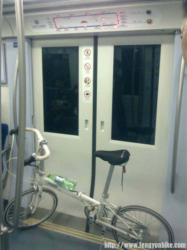 2号线车厢.jpg