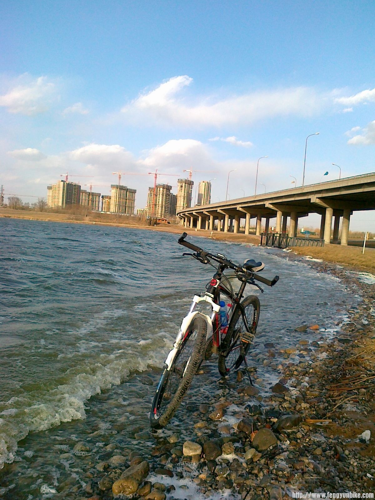 20120323409A.jpg