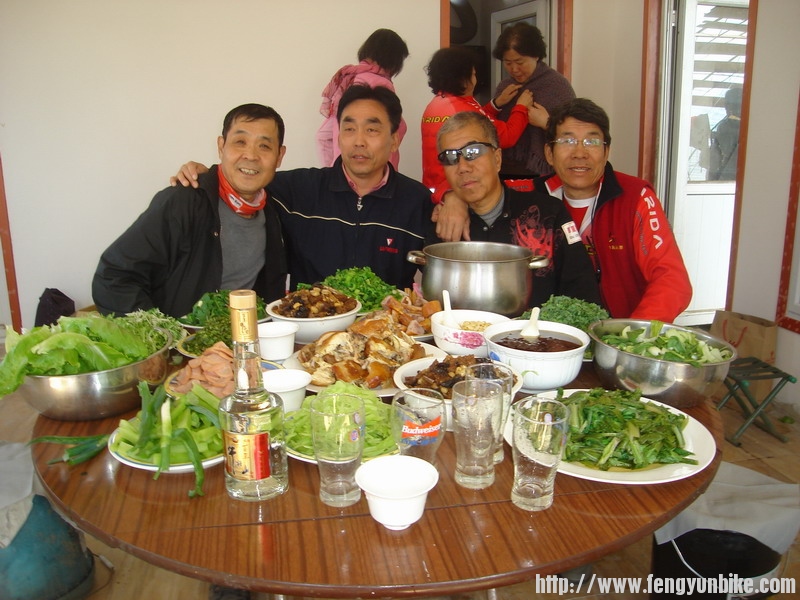 主人招待我们的盛餐