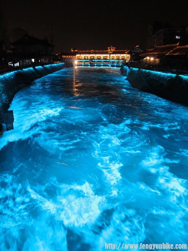 都江堰夜景2.jpeg