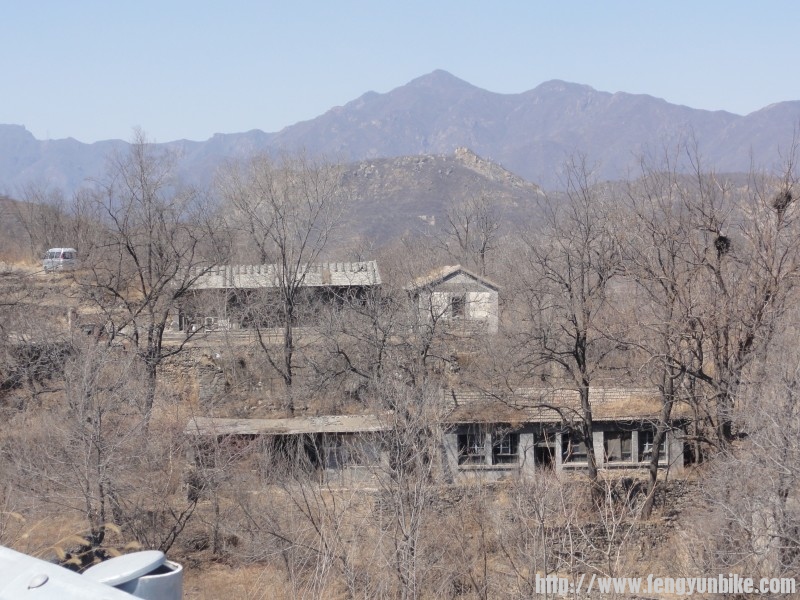 谭王路途中废弃的村庄