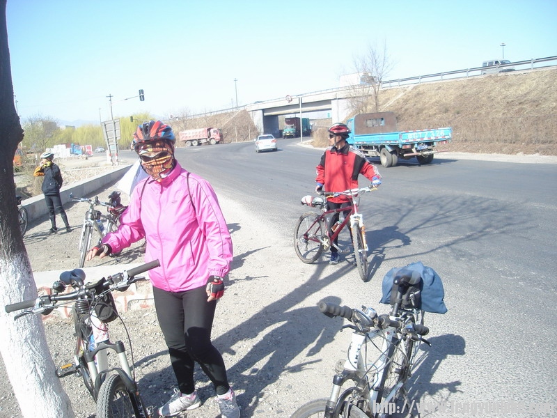 朱姐我们在途中休息。