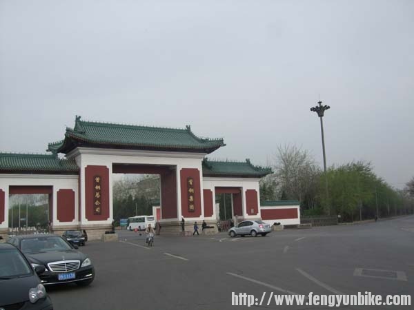 厂东门，这里曾安放了我的青春