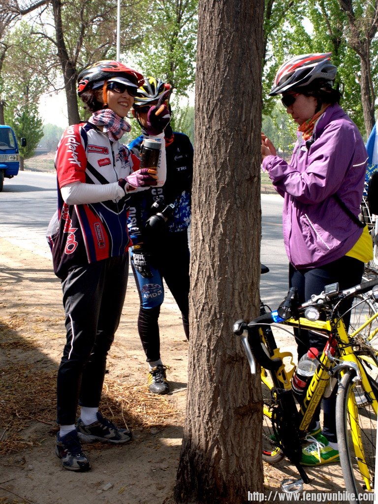 小妞得空就发微博