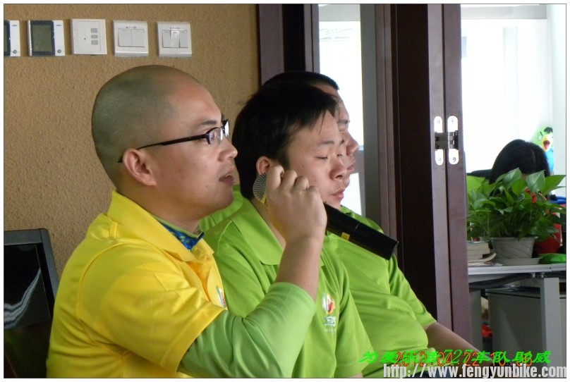 占朴队长在介绍727的经历