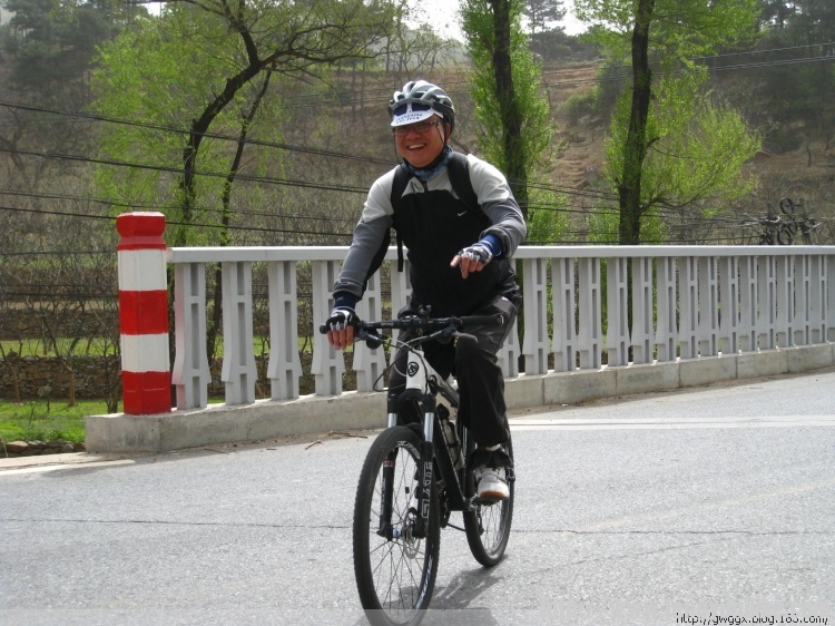 骑行中2.jpg
