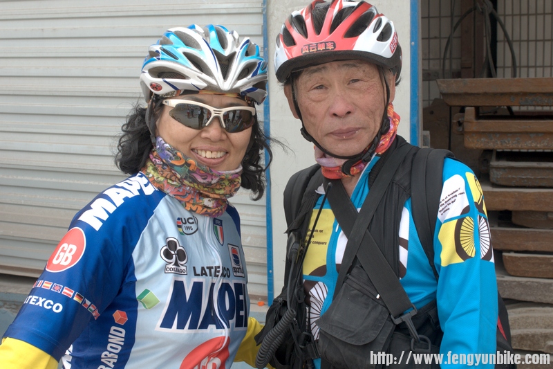 与满队合影  摄影  悠悠马姐