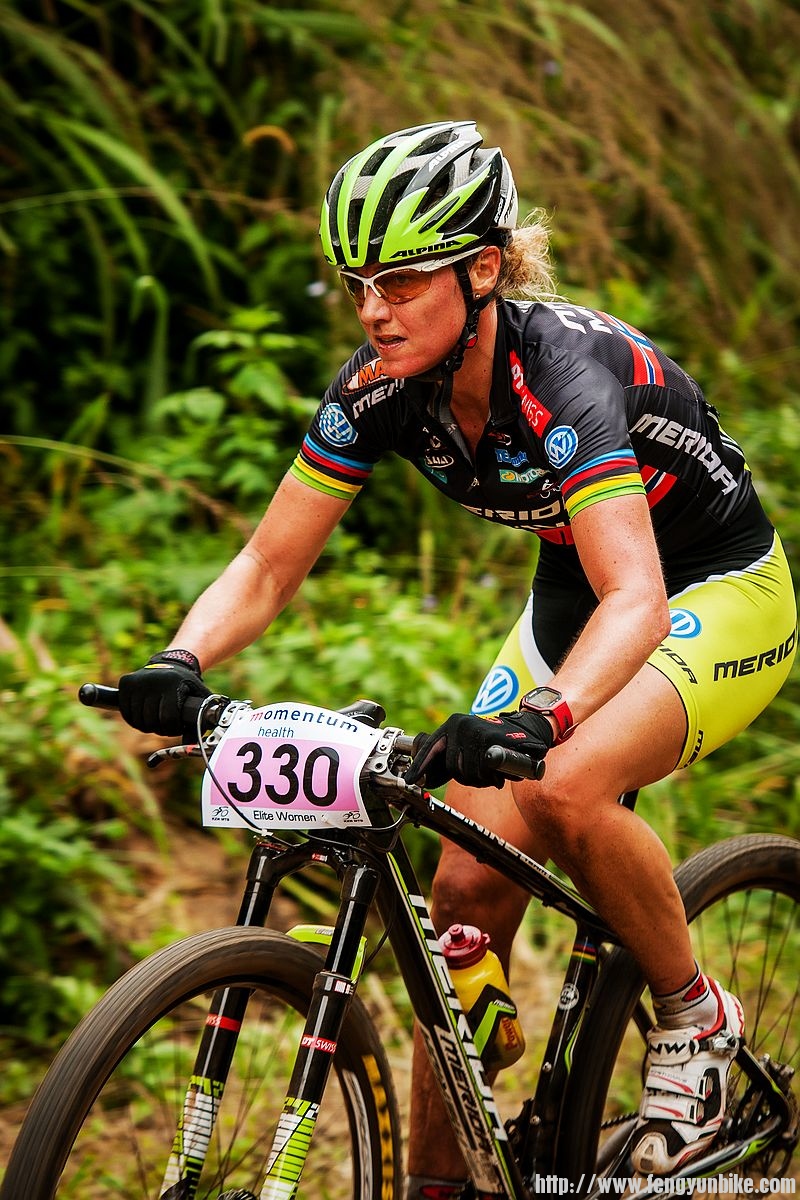 120310-rsa-pietermaritzburg-xc-women-dahle-sideview-by-kuestenbrueck.jpg
