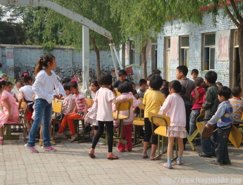 5.10红旗小学 014.jpg