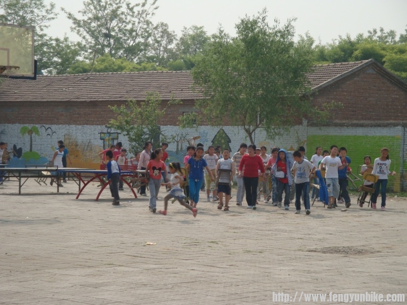 5.10红旗小学 016.jpg