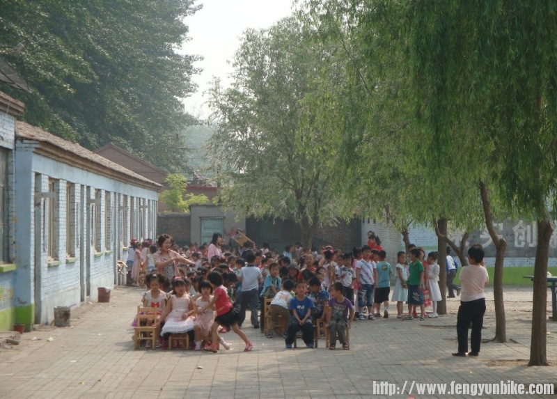 5.10红旗小学 017.jpg