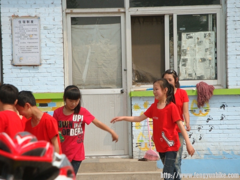5.10红旗小学 095.jpg