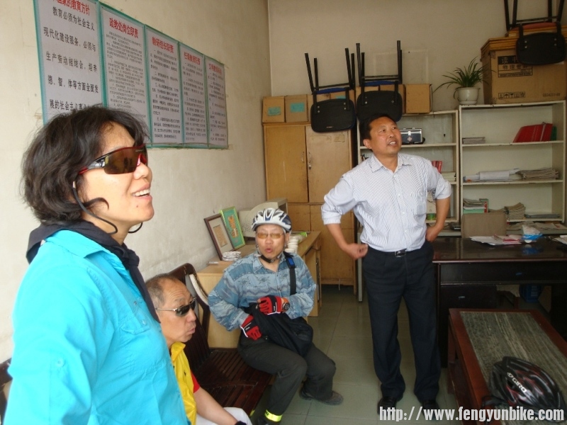 5.10红旗小学 004.jpg