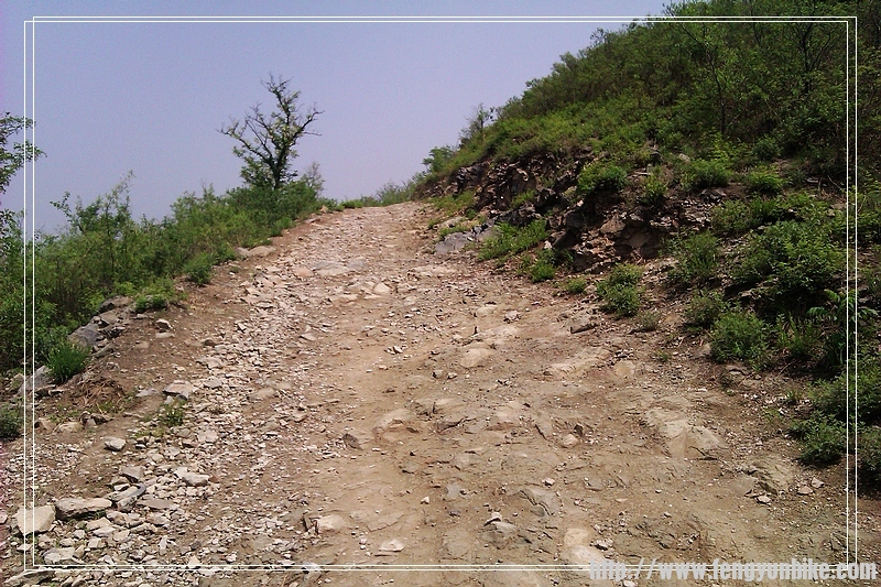 大块石头较多，注意选择路
