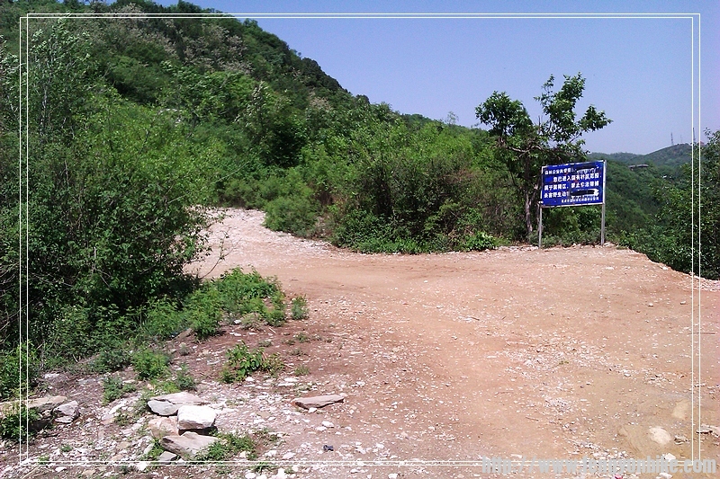 观佛台岔路口