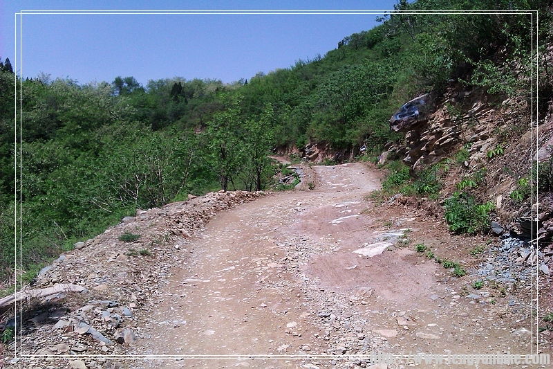 离开观佛台继续往前