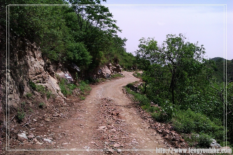 回头照，过玩这个大坡，前面就是一马平川了