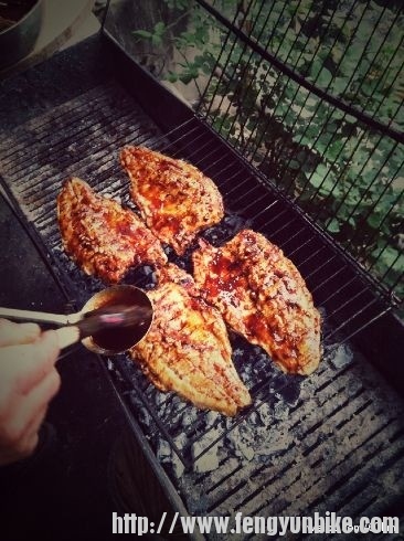 怀柔田仙峪珍珠泉源头的烤鱼